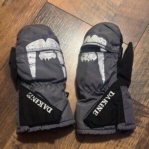 Dakine Charcoal and Black Graphic Mittens